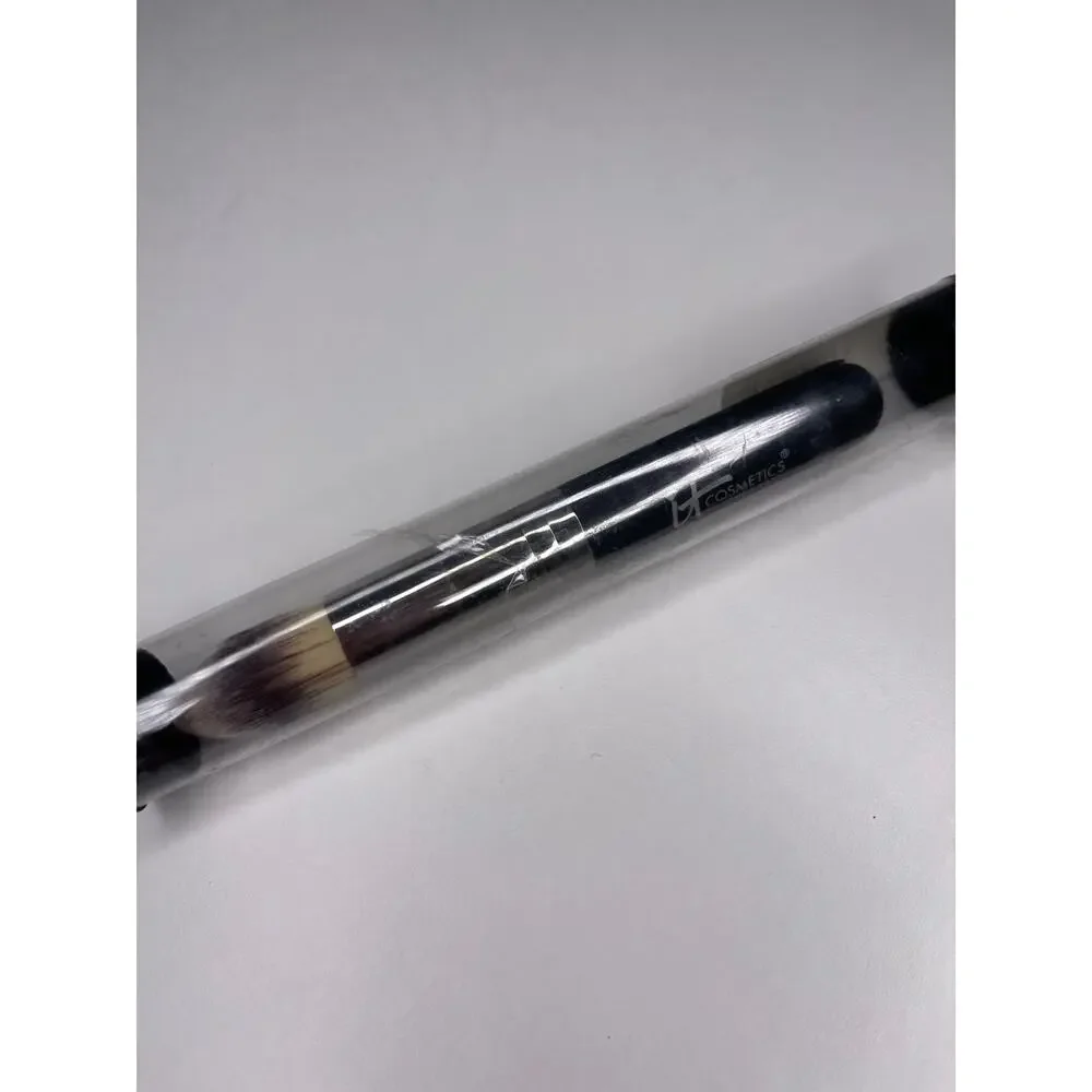 IT Cosmetics — Heavenly Luxe Pointed Precision Complexion Makeup Brush #11 — NEW